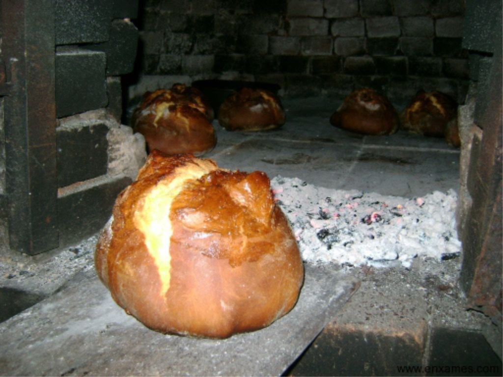 BOLOS DE FESTA OU BOLOS FINTOS