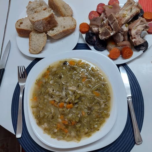 Sopa Cardos ou cagarrinhas com feijão branco