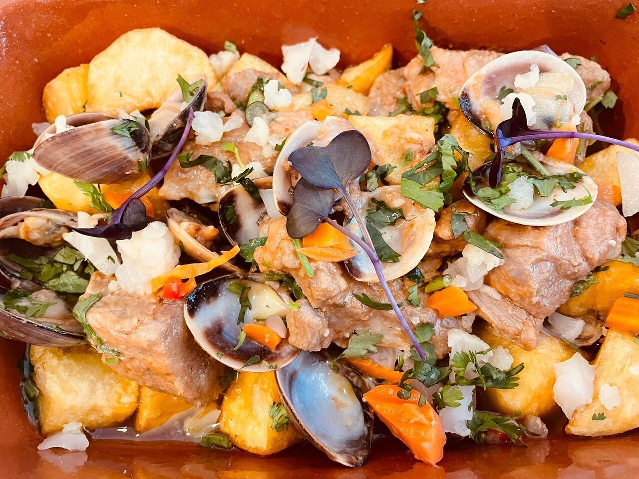 Carne de porco à alentejana (sem dúvida a melhor receita que já provámos)