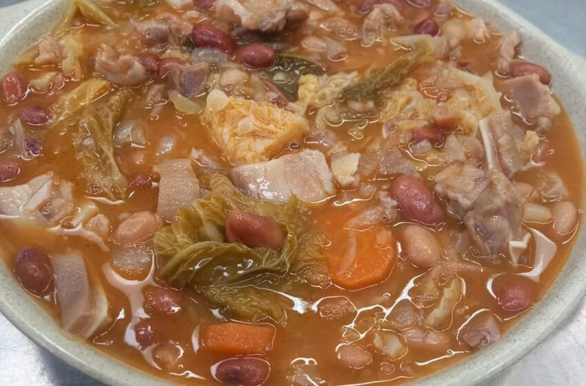 Feijoada com Cabeça de Porco