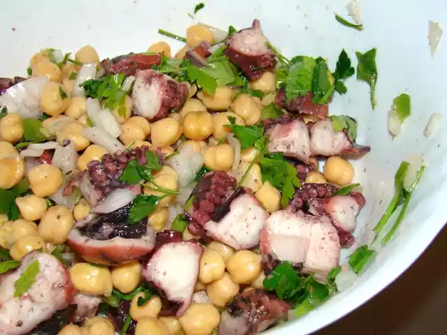 SALADA DE POLVO COM GRÃO