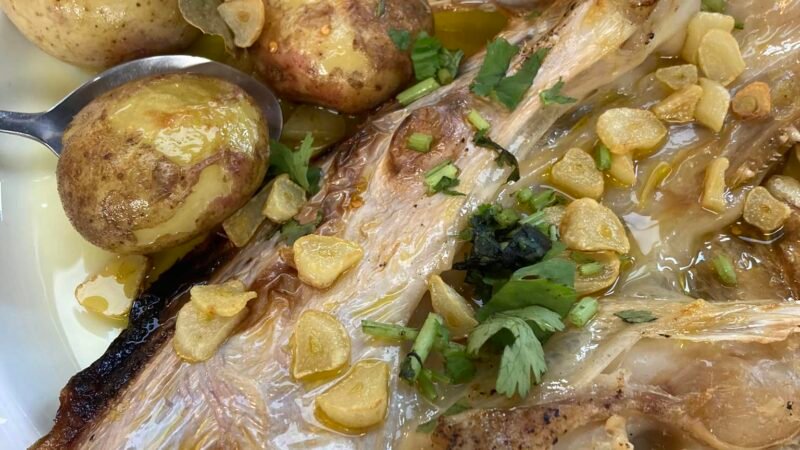 Caras de Bacalhau com Batatas e Alhos