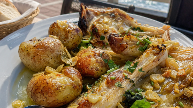 Caras de Bacalhau com Batatas e Alhos