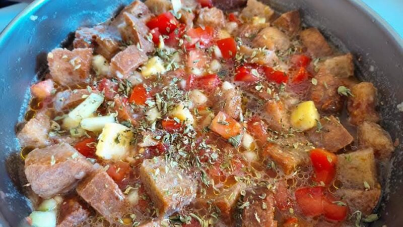 Caspachinho à Alentejana com Peixe Frito — Um Banquete Fresquinho!