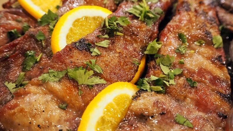 Lagartos Grelhados com Migas de Espargos – O Sabor do Alentejo na Brasa