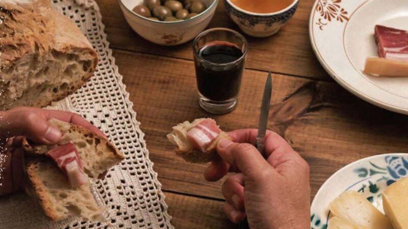 Mata Bicho Alentejano – Pão, Queijo e Vinho ao Romper do Dia