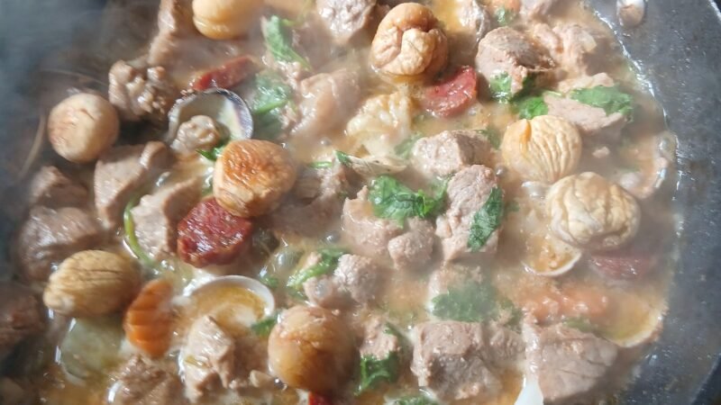 Lombinho com Castanhas e Amêijoas