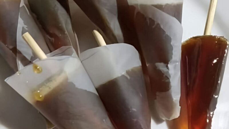 PIRULITOS DE AÇÚCAR CARAMELIZADO