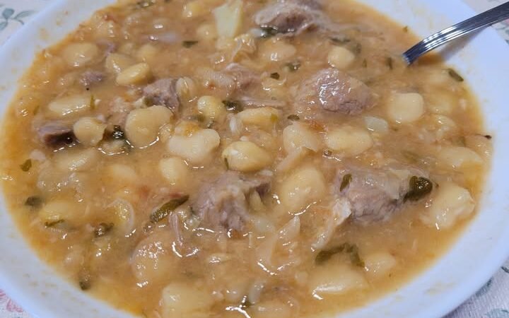 CHÍCHAROS COM CARNE