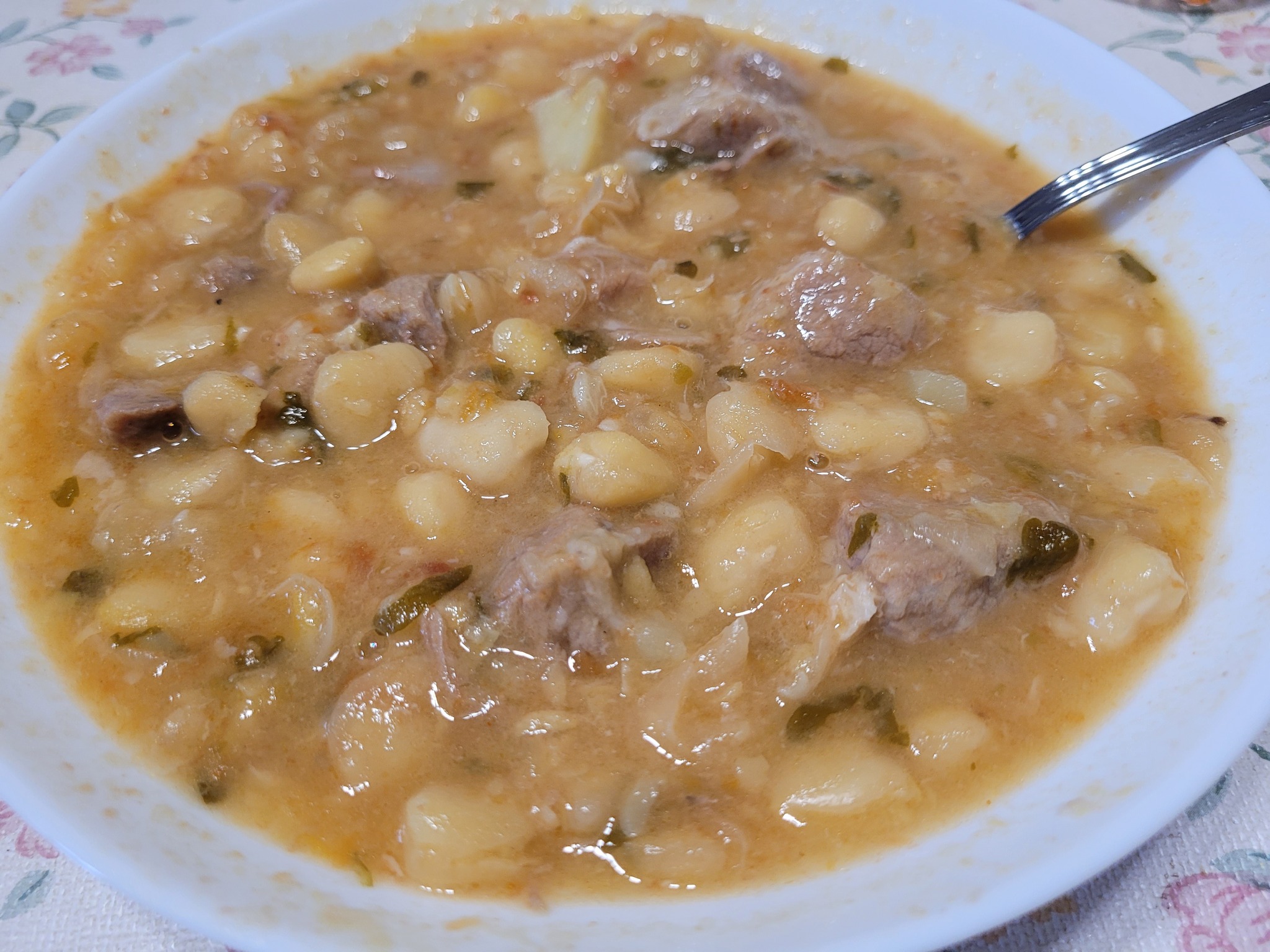 Chícharos com Carne à Antiga Alentejana