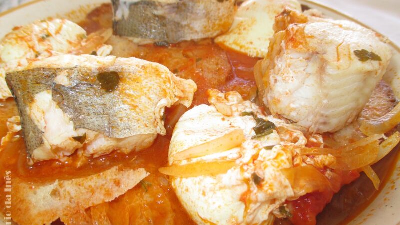 Sopas de tomate com pescada