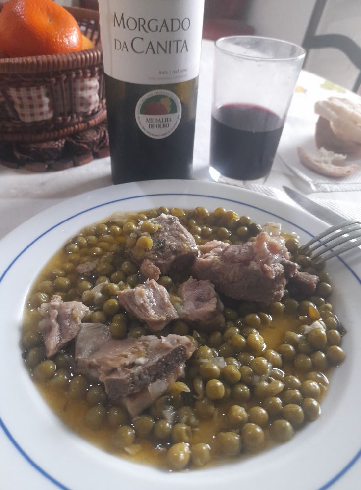 Borrego com Ervilhas à Moda Antiga