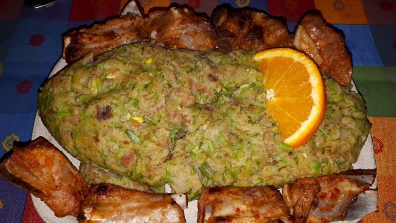 Migas de Espargos com Carne de Porco Frita