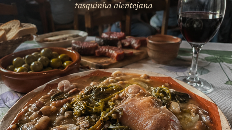 Feijoada à Moda Antiga com Pezinhos de Porco