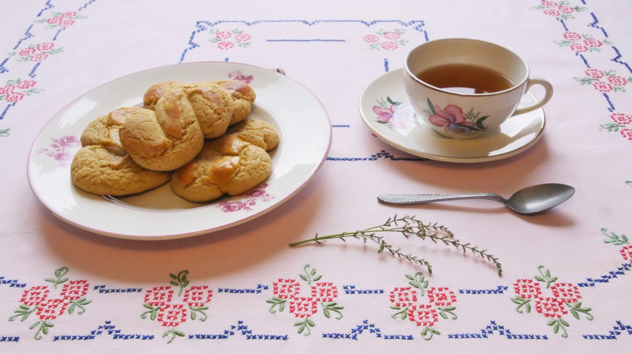 BISCOITOS DE MEL